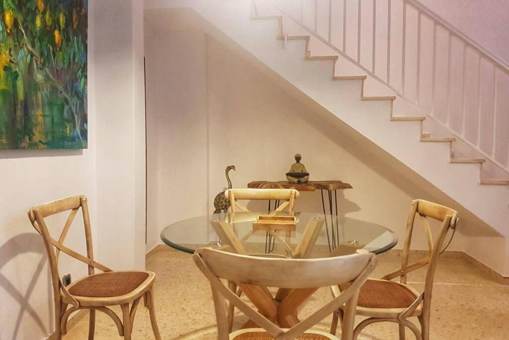 セビリアEl Patio De San Bernardoアパートメント エクステリア 写真
