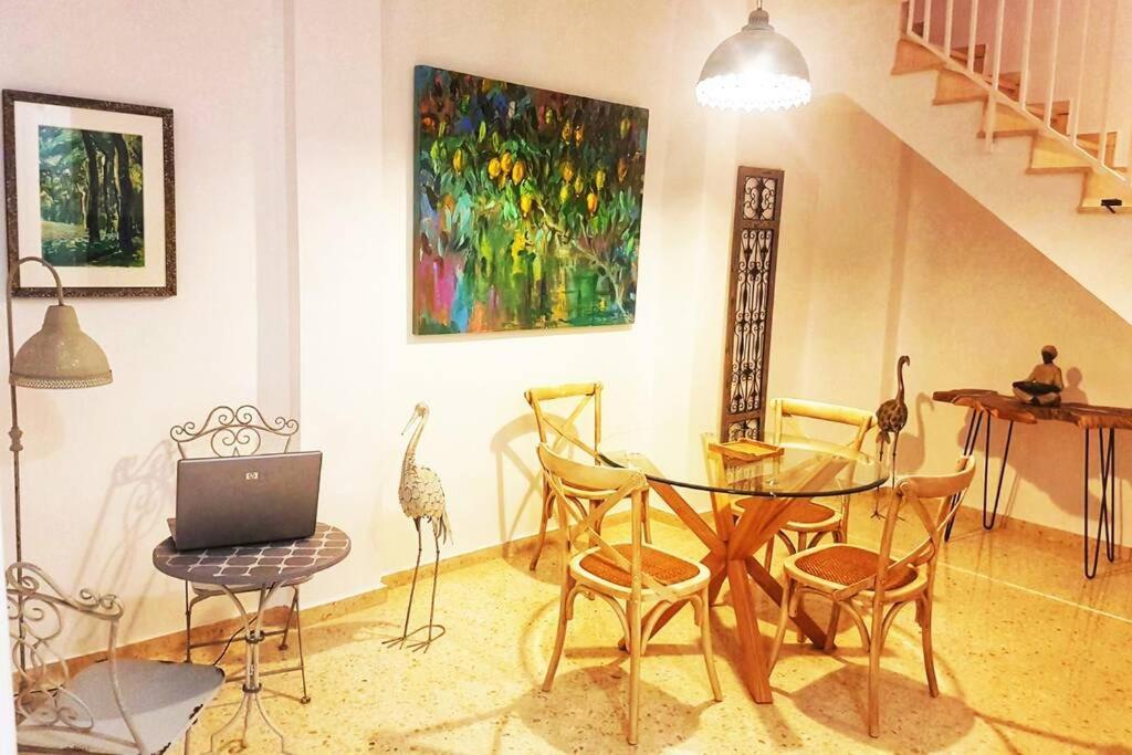 セビリアEl Patio De San Bernardoアパートメント エクステリア 写真